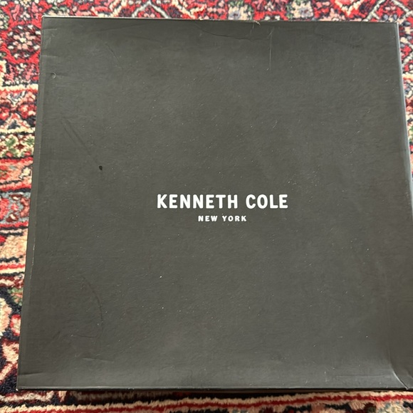 Brand New Kenneth Cole Kara boots, size 8.5 - Picture 5 of 6